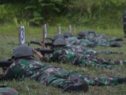 Prajurit Yonmarhanlan IX Ambon & X Jayapura Terus Mengasah Kemampuan Menembak