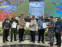 Pemda dan Pihak Keamanan Tanda Tangan Perjanjian Hibah Daerah Untuk Suksesnya Pemilu 2024 di Raja Ampat