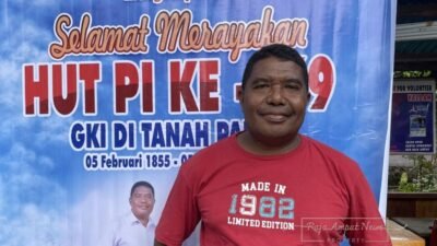 FOTO: Valend Burdam, Pendamping Program TEKAD Distrik Waigeo Selatan, Raja Ampat. (RajaAmpatNews)