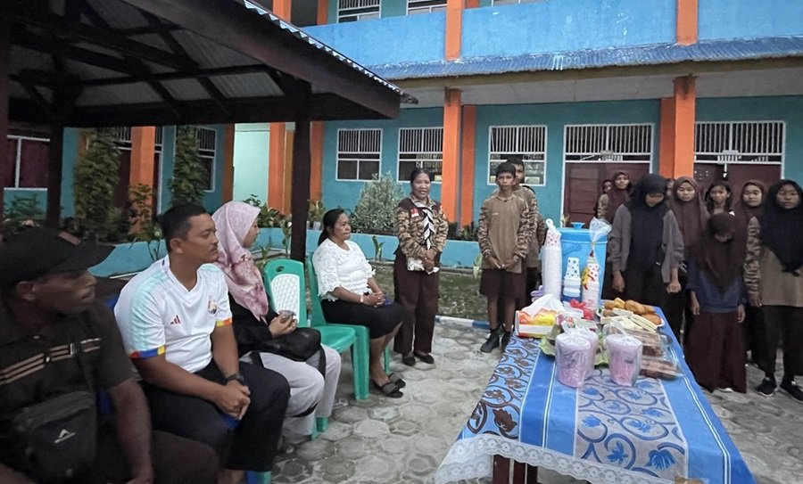 Ket: Acara Buka Puasa Bersama Pramuka Penggalang SMPN 14 Raja Ampat dalam membina kebersamaan di Kompleks SMPN 14 Kelurahan Sapordanco, Distrik Kota Waisai, Rabu, (20/3/2024) Petrus Rabu