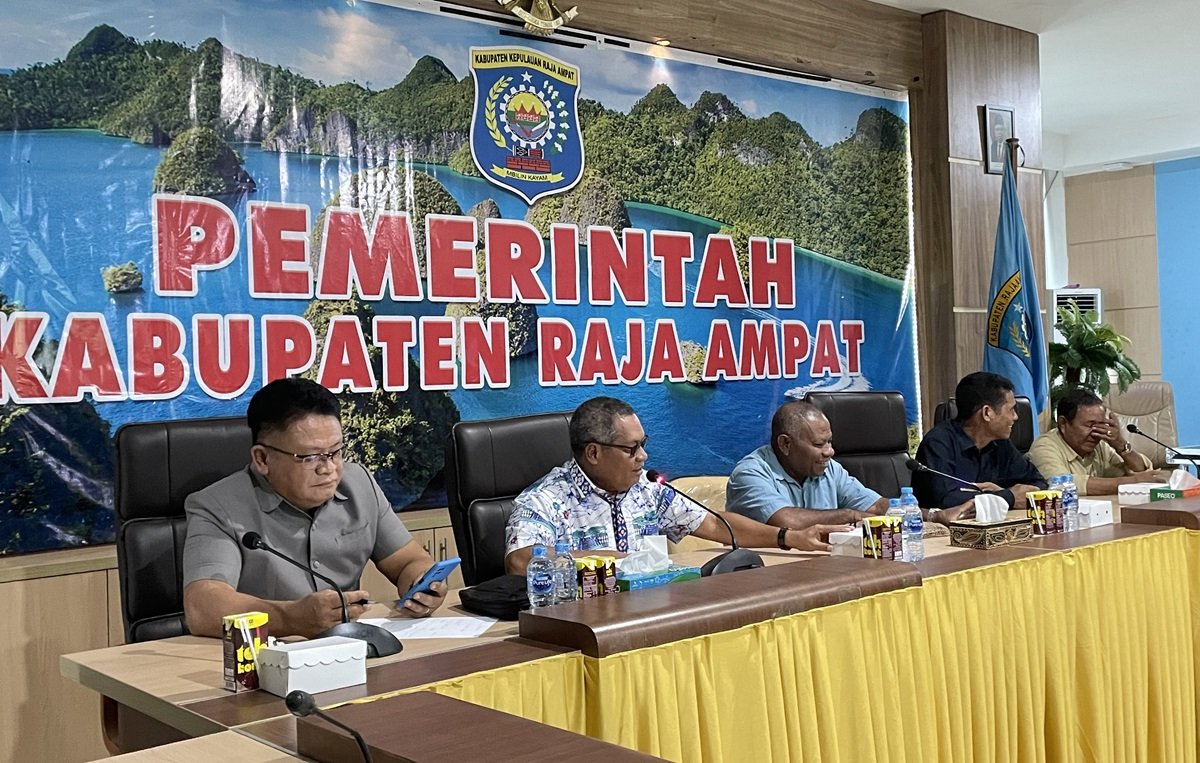 KET: Pemerinta Raja Ampat menerima kunjungan studi banding Anggota Komisi I DPRD Kabupaten Kepulauan Sanggir Talaud, Jumat, (9/8/2024)/Petrus Rabu