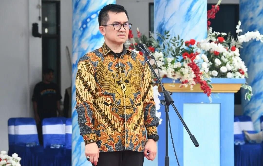 KET: Kepala Lembaga Administarsi Negara (LAN) RI, Muhammad Taufiq saat memberikan ceramah tentang Orientasi dan Etika ASN dihadapan ratusan PPPK Raja Ampat di Halaman Kantor Bupati Raja Ampat, Rabu, (14/8/2024) Aditya