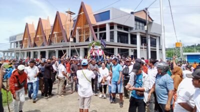 Pasangan Ormas Disambut Ribuan Pendukung di Waisai Raja Ampat