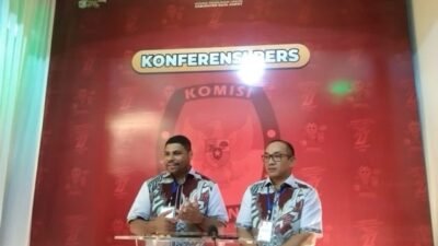 Charles-Reynold Resmi Daftar di KPU, Inginkan Raja Ampat Seceria Fajar