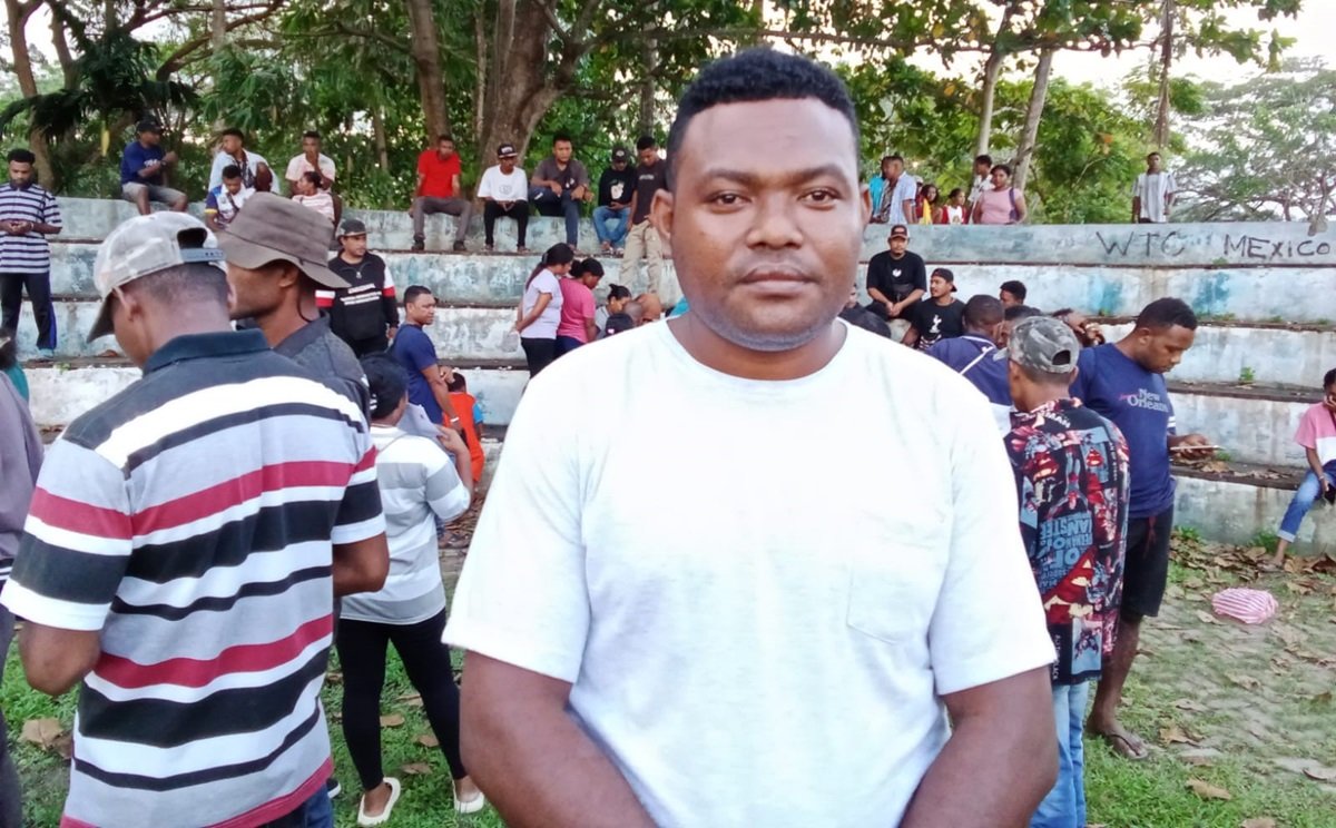 KET: Ketua Forum Pencari Kerja/Pencaker Raja Ampat, Yanto Umpain/Dony K/R4News