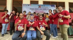 KET: Sejumlah dokter dan perawat dari IDI Cabang Raja Ampat melaksanakan pemeriksaan kesehatan masyarakat Kampung Saporkren, Kamis (31/10/2024)/Petrus Rabu