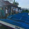 Belum Sebulan Jadi  Anggota DPR PBD, Syahrulah Salaten Bagikan Bantuan Perahu Fiber ke Masyarakat Raja Ampat