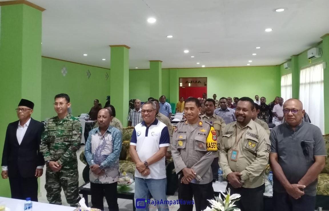 KET: Pembukaan Sosialisasi Seleksi Pengisian Anggota Dewan Perwakilan Rakyat Kabupaten Raja Ampat Mekanisme Pengangkatan Otonomi Khusus Papua Periode Tahun 2024 – 2029/Dony K