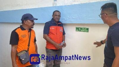 Tingkatkan Kesiapsiagaan, BPBD Raja Ampat Pasang Jalur Evakuasi di Fasilitas Publik