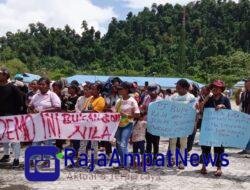 Tuntut Kuota OAP, Ratusan Putra Putri Raja Ampat Gelar Aksi Demo Damai Terkait Penerimaan CPNS 2024