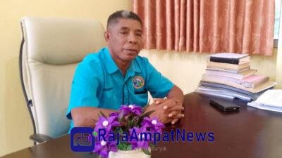 KET: Ketua Klasis Raja Ampat, Pdt. Raffles Yansen Mambrasar S.Th/foto: wartajavaindo