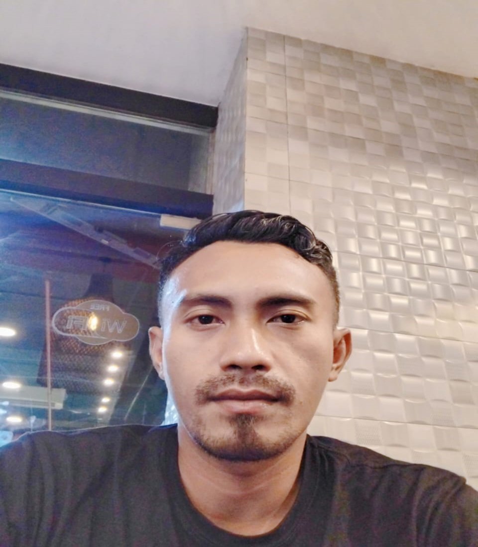 Ket: Ketua Umum PINANG R4, Arief D. Tuhepaly/ Derek M