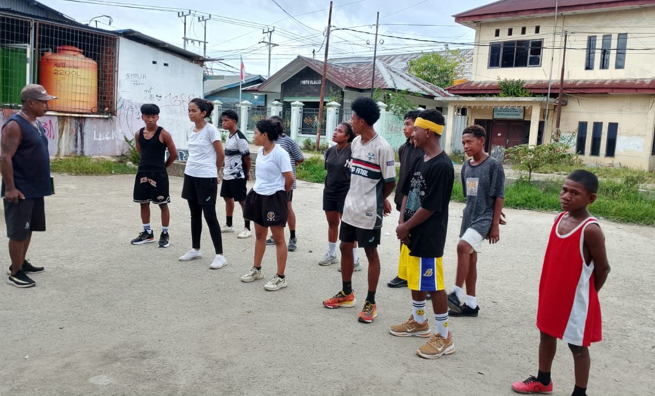 KET: sejumlah atlit tinju yang mengikuti Latihan di Sasana IP YAWA Boxing Camp/FT. Dony Kumuai