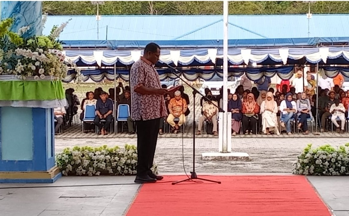 KET: Bupati Raja Ampat, Orideko i. Burdam memberikan sambutan pada Kunker Perdana Gubernur Papua Barat Daya di Raja Ampat, Sabtu (8/3/2025)/FT. Derek M