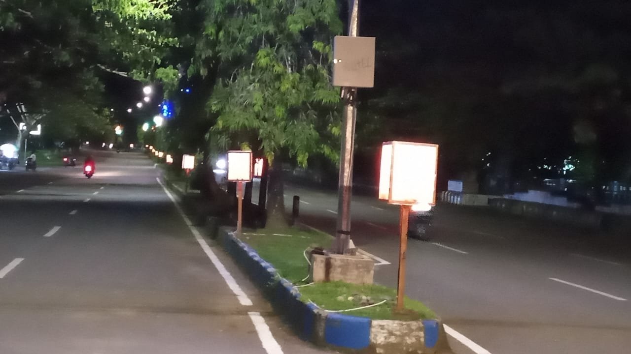 KET: Lampu lampion Ramadan di Kota Waisai-Raja Ampat/Foto: Derek Mambrasar