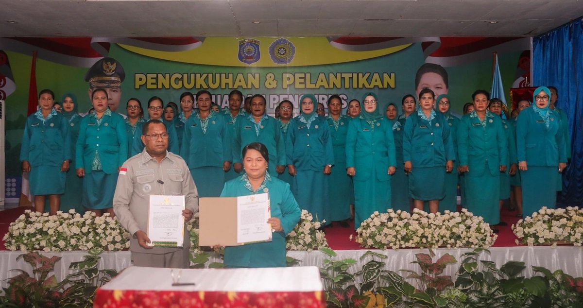KET: , Pelantikan dan Pengukuahan Ketua serta Pengurus Tim Penggerak Pemberdayaan dan Kesejahteraan Keluarga (TP-PKK) Kabupaten Raja Ampat masa bakti 2025-2030/Ft. Varoq Husain