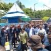 Tiba di Pelabuhan Rakyat, Bupati dan Wakil Bupati Terpilih Raja Ampat Disambut Sorak-Sorai dan Tangisan Warga