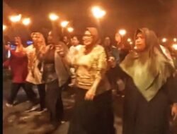 Perempuan Berhijab di Pawai Obor Paskah: Pesan Perdamaian dari Raja Ampat, “Surga Terakhir di Bumi”