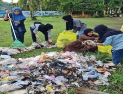 KKSS Raja Ampat Turun Tangan Bersihkan Pantai WTC: Bukan Sekadar Tinggal, Tapi Hadir Jadi Solusi