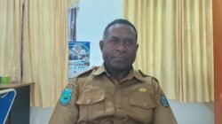 KET: Feliks Duwit,SE.MM Plt. Kepala Badan Kesatuan Bangsa dan Politik (KESBANGPOL) Raja Ampat/fOTO: Doni Kumuai