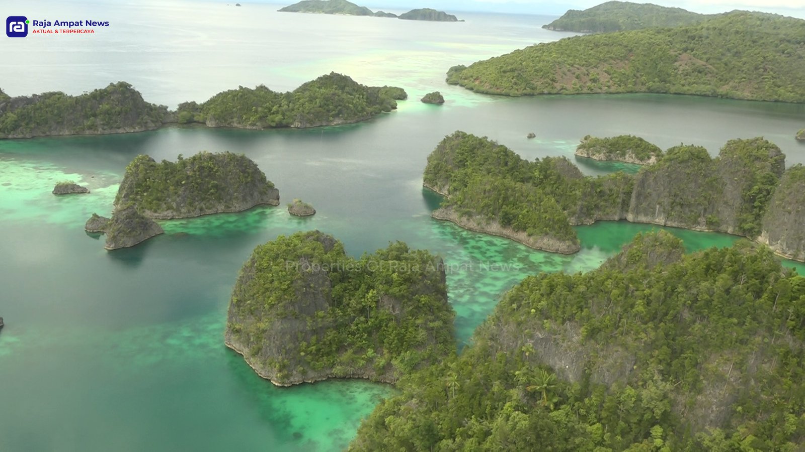 Ket: Gugusan Kepulauan Piaynemu- Raja Ampat/foto: Petrus Rabu