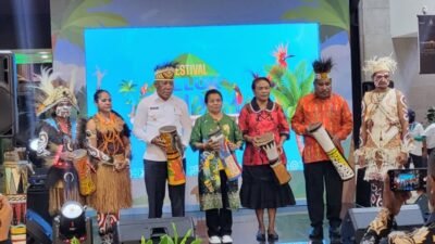 Ket: Bupati dan tokoh adat pada pembukaan festival di Plaza Sarinah/sumber foto: Suara.com