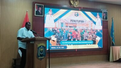 Ket: Bupati Raja Ampat, Orideko I Burdam memberi sambutan pada penutupan Musrenbang RPJMD Raja Ampat 2025-2029 di Aula Bappeda Raja Ampat, Kamis malam (4/7/2025)/Foto: Gusty/RajaAmpatNews