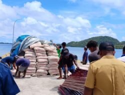 Pemerintah Kampung Pam Salurkan Bantuan Motor Tempel hingga Bahan Bangunan dari Dana Desa 2025