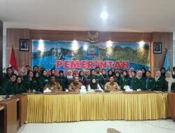 Wakil Bupati Raja Ampat Resmi Lepas Mahasiswa KKN UMS di Waisai
