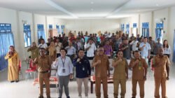 Ket: Pembukaan pelatihan administrasi, pengembangan usaha, pelaporan keuangan, dan pengurusan surat izin usaha bagi koperasi yang diselenggarakan Dinas Koperasi dan UMKM di Gedung Salome Syeben-Kota Waisai, Selasa (26/8/2025)/Foto: Dony K,