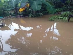 Warga Belakang Masjid Nurul Haqi Waisai Minta Pemerintah Bangun Drainase Permanen