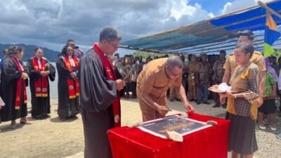 Bupati Raja Ampat Resmikan Tugu Pekabaran Injil GKI Silo Kabilol, Warisan Iman Yang Dititipkan Pendahulu