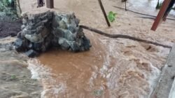 Warga Lenobe Kelurahan Waisai Kota Minta Instansi Terkait Atasi Banjir yang Kerap Melanda Wilayahnya