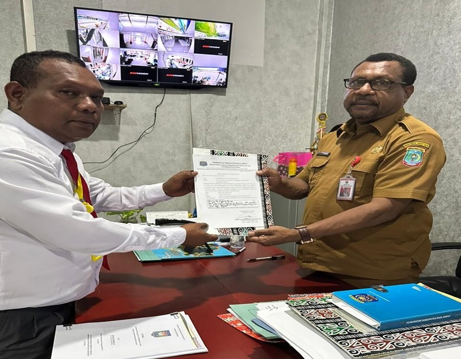 Ket: Kepala BP4D Raja Ampat, Ferdinand Rumsowek mendukung aksi perubahan Optimal sebagai salah satu inovasi untuk memberikan pelayanan maksimal bagi lansia di Distrik Kota Waisai, Raja Ampat/Dok.Pribadi