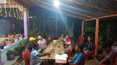 Panitia Pelaksana Perayaan Natal Keluarga Burdam Raja Ampat melaksanakan rapat persiapan/dok. Pribadi