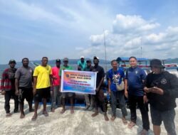 Dinas Perikanan Raja Ampat Salurkan Bantuan Keramba Jaring Apung untuk Perkuat Budidaya Ikan Kerapu di Kampung Saonek