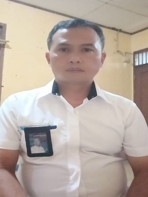 Ket: Kepala Gudang Bulog Sapordanco, Dadang Ifik Gandamana,