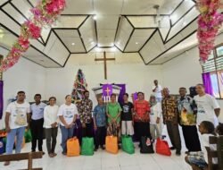 BAPEKRIS Bank Papua KC Waisai Salurkan Bantuan Kasih Natal di Kampung Mumes
