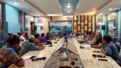 Bupati dan Wakil Bupati Raja Ampat Audiensi Bersama LMA Maya–Ambel, Harapkan Dukungan Adat untuk Pembangunan Daerah