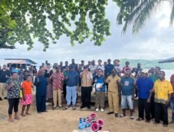 Bupati Orideko Iriano Burdam Dampingi Pejabat Kementerian ESDM Tinjau Proyek PLTS di Sejumlah Distrik Raja Ampat