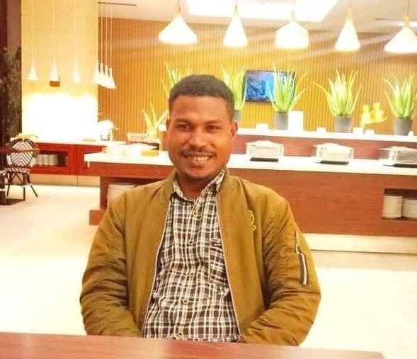 KET: Ketua Generasi Muda Pejuang Hak Adat Papua, Rojer Mambraku/Foto: RajaAmpatnews.com