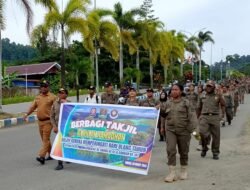 Satpol PP Raja Ampat Rayakan HUT dengan Aksi Berbagi di Ramadhan
