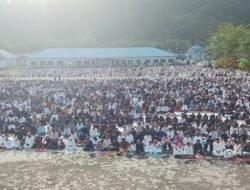 Sholat Idulfitri 1447 H di Waisai Berlangsung Khidmat, Ribuan Jemaah Padati Pelaksanaan Sholat di halaman Kantor Bupati Raja Ampat