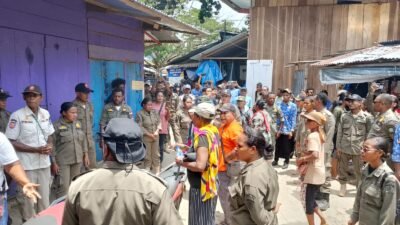 Negosiasi Pasar Lama Waisai Ricuh, Jurnalis Kena Lemparan Saat Ambil Gambar