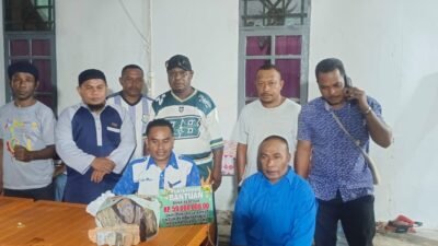 PHBI Raja Ampat Serahkan Bantuan Rp59 Juta untuk Pelunasan Maqra Quba Masjid Agung Waisai