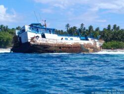Kapal Karam di Perairan Pulau But Raja Ampat, Awak Diduga Kabur – Identitas Pemilik Masih Misterius