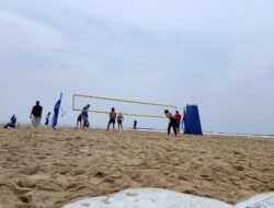 Jelang AVC BEACH Tour Raja Ampat 2026, Tiga Tim Uji Lapangan di Pantai Waisai Torang Cinta