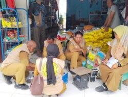 Perindag Raja Ampat Pastikan Akurasi Timbangan di Waisai Demi Perdagangan yang Adil dan Transparan