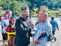 Harapan dari Ujung Negeri: Momen Haru Hardiknas 2026 di Raja Ampat, Guru 3T Dapat Penghargaan dan Santunan