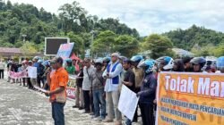 Ratusan Sopir dan Ojek Lokal Datangi Kantor Bupati, Tolak Operasional Maxim di Raja Ampat